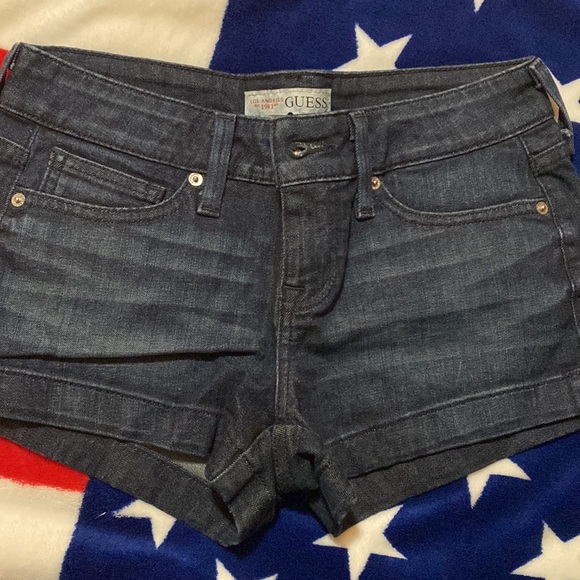 GUESS - Picture 4 of 4